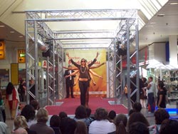 Catwalk und Veranstaltungstechnik zur Modenschau in Hamburg