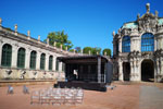 Anhängerbühne, mobile Bühne mit Tontechnik im Dresdner Zwinger